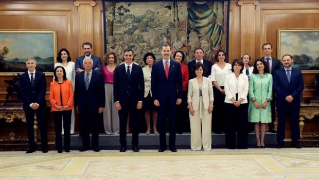 ep fotofamilialos nuevos ministrosla tomaposesionrey