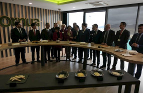 ep la ministra de trabajo migraciones y seguridad social en funciones magdalena valerio y el