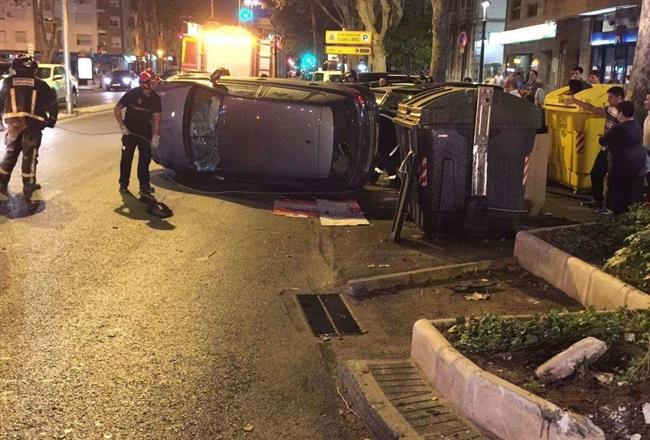 La Policía Local interviene en un accidente de tráfico con conductora atrapada | AYUNTAMIENTO CARTAGENA ep la policia local intervieneun accidentetraficoconductora atrapada