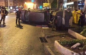 ep la policia local intervieneun accidentetraficoconductora atrapada