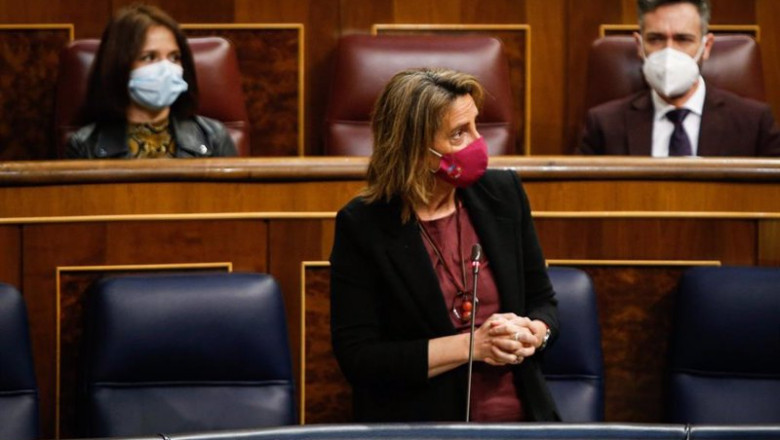 La vicepresidenta cuarta del Gobierno, Teresa Ribera, contesta a una pregunta en la sesión de control al Gobierno de este miércoles en el Congreso | CONGRESO ep la vicepresidenta cuarta del gobierno teresa ribera contesta a una pregunta en la sesion de