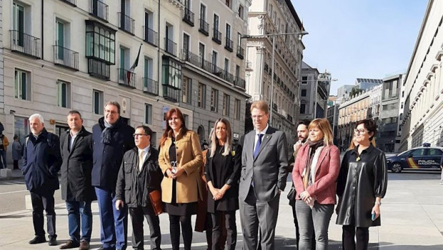 ep laura borrs ferran bel jaume alonso cuevillas marta pascal josep cleries y los demas diputados y 20200214151405