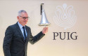 ep marc puig toca la campana en la salida a bolsa de la compania puig