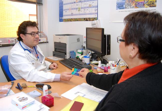 Médico, paciente, sanidad, receta, SESCAM, consulta médica | EUROPA PRESS/JCCM ep medico paciente sanidad receta sescam consulta medica