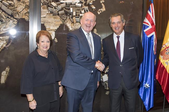 El presidente de Acciona recibe al gobernador de Australia | ACCIONA ep presidenteacciona recibegobernadoraustralia