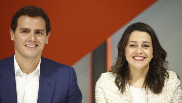 ep presidenteciudadanos albert riverala portavoz nacionalciudadanos ines arrimadas durantereunionla comision ejecutivala formacion naranja
