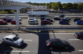 ep un atasco en el km 23 de la autopista a 1 con motivo de la operacion salida del puente del pilar