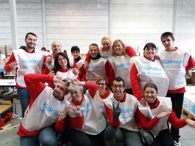 Voluntarios de Pascual en la Gran Recogida de Alimentos de Barcelona | CALIDAD PASCUAL ep voluntariospascualla gran recogidaalimentosbarcelona