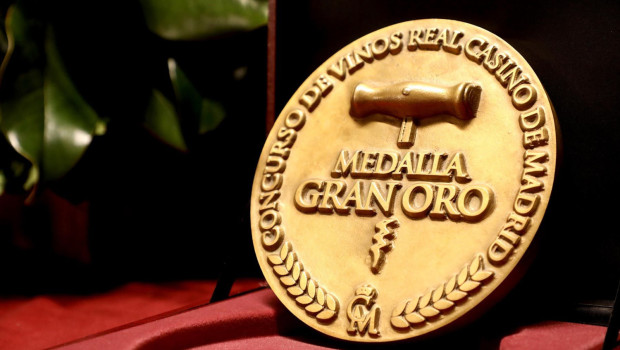 concurso vinos real casino madrid  premio medalla gran oro  imagen baja calidad 