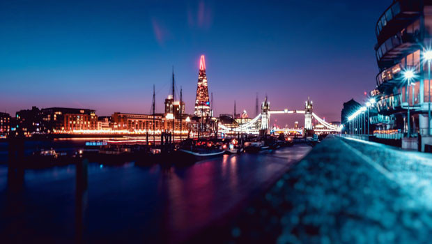 dl city of london river thames the shard tower bridge financial district southbank winter night dark cold unsplash