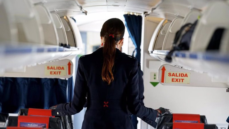 ep archivo   avion de air nostrum en las conexiones de melilla