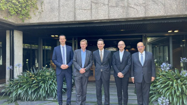 ep archivo de izquierda a derecha en la sede de enagas el miembro de la junta directiva y nuevo ep archivo de izquierda a derecha en la sede de enagas el miembro de la junta directiva y nuevo