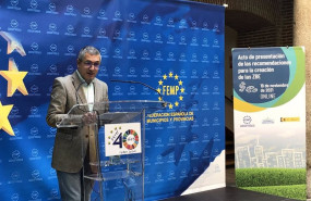 ep archivo   el secretario de estado de medio ambiente hugo moran presenta con la femp una guia con