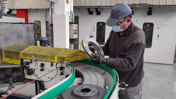 ep archivo   planta de nissan en los corrales de buelna cantabria  archivo