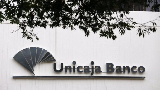 ep archivo   sede de unicaja banco economia grupo entidad bancaria financiera malaga