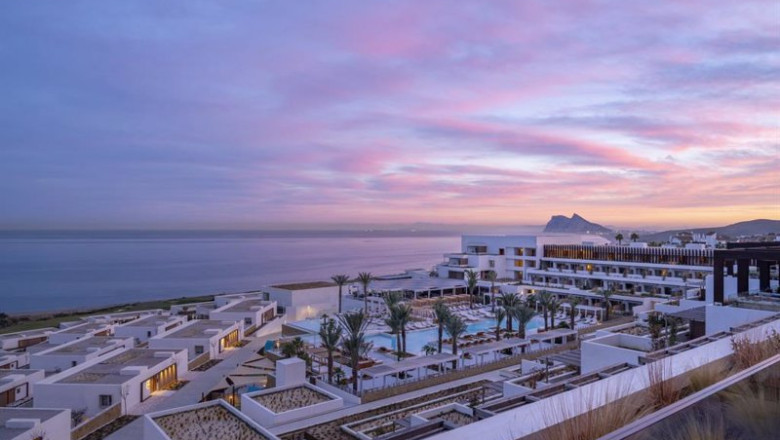 Archivo - Swimming pool and sunset Fairmont La Hacienda Hotel , La Alcaidesa, Andalucia. Spain. | MICHELLE CHAPLOW - Archivo ep archivo swimming pool and sunset fairmont la hacienda hotel la alcaidesa andalucia spain