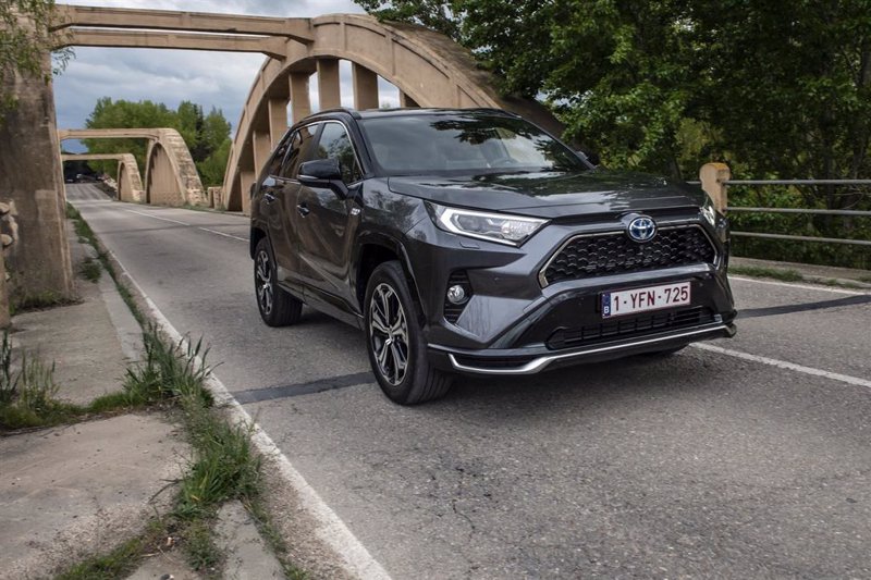 Toyota se recupera: aumenta la previsión de beneficios y recompra acciones