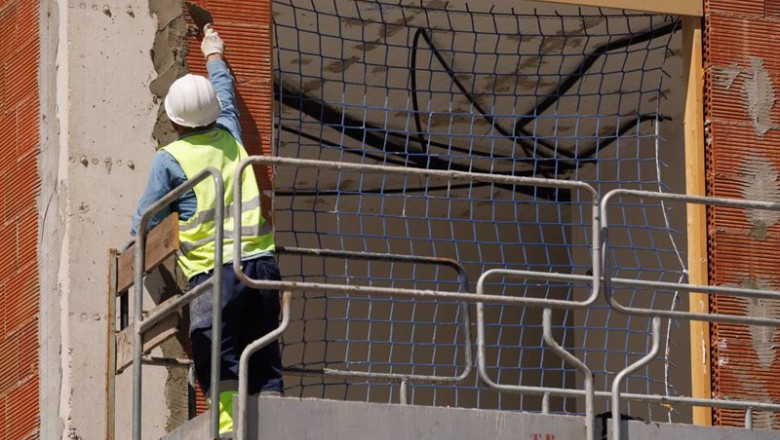Archivo - Un obrero trabajando en un edificio en construcción | Eduardo Parra - Europa Press - Archivo ep archivo un obrero trabajando en un edificio en construccion
