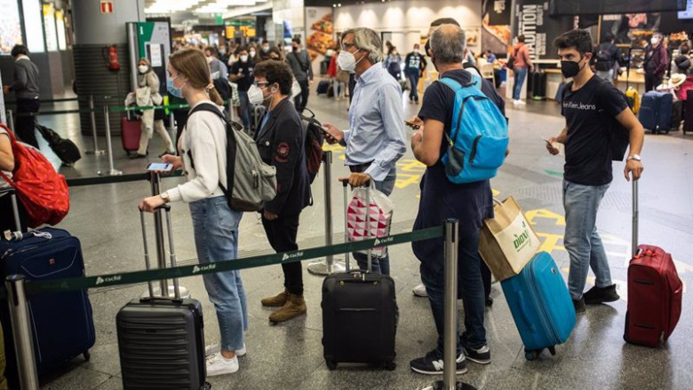 Archivo - Varias personas en las instalaciones de la estación de Atocha | Alejandro Martínez Vélez - Europa Press - Archivo ep archivo varias personas en las instalaciones de la estacion de atocha