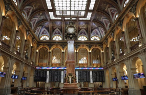 ep archivo   vista de varios paneles del ibex 35 en el palacio de la bolsa