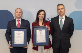 ep beatriz corredor presidenta de redeia y rafael garcia meiro ceo de aenor recibe la maxima