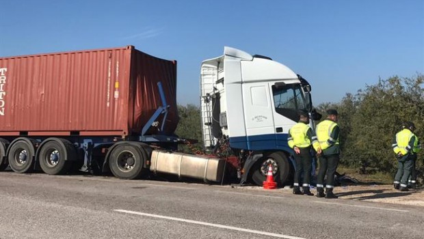 ep camion implicadoaccidentecinco fallecidosarahal sevilla