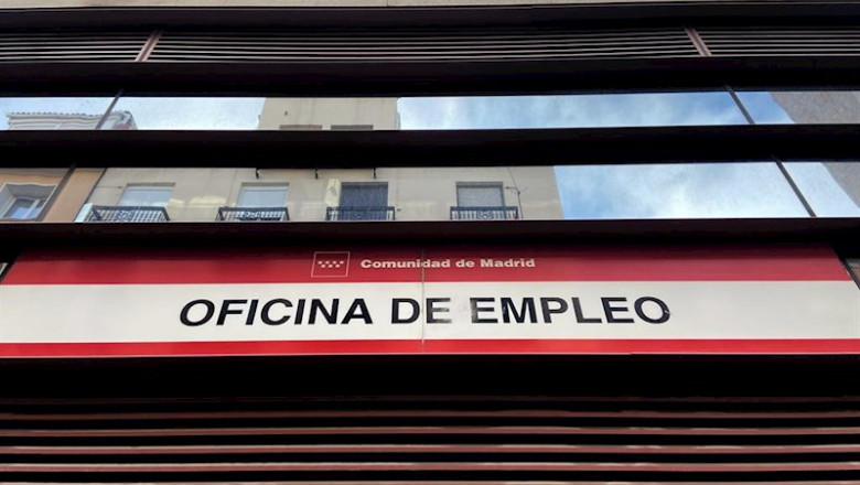 Cartel en la entrada de una Oficina de Empleo de Madrid (España), a 10 de febrero de 2020. | Eduardo Parra - Europa Press - Archivo ep cartel en la entrada de una oficina de empleo de madrid espana a 10 de febrero de 2020