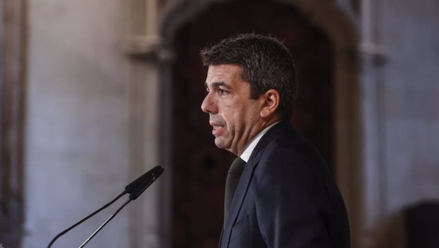 ep el presidente de la generalitat valenciana carlos mazon ofrece una rueda de prensa en el palau de ep el presidente de la generalitat valenciana carlos mazon ofrece una rueda de prensa en el palau de