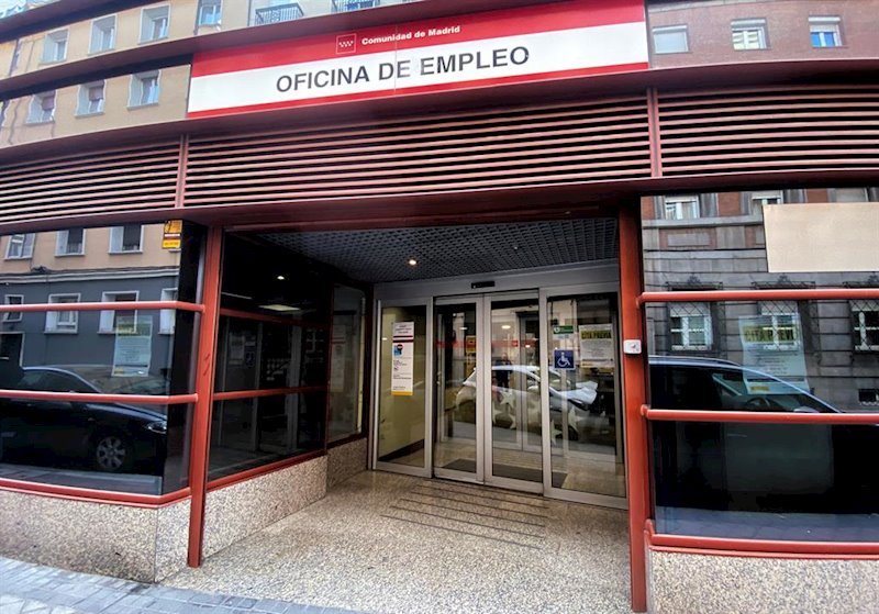 https://img1.s3wfg.com/web/img/images_uploaded/7/1/ep_entrada_de_una_oficina_de_empleo_de_madrid_espana_a_10_de_febrero_de_2020.jpg