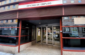 ep entrada de una oficina de empleo de madrid espana a 10 de febrero de 2020