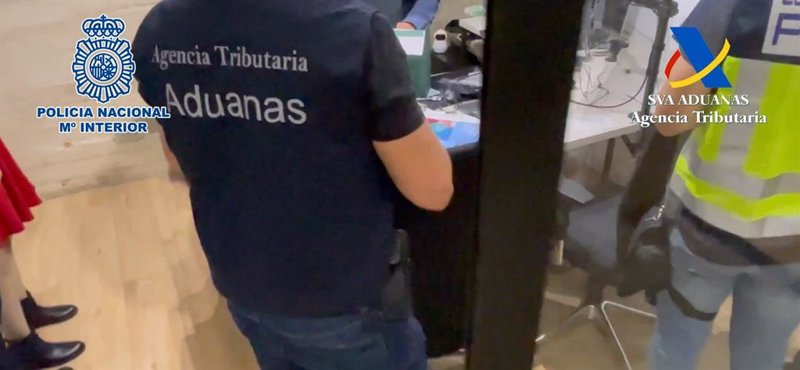 ep funcionarios de vigilancia aduanera de la agencia tributaria y agentes de la policia nacional ep funcionarios de vigilancia aduanera de la agencia tributaria y agentes de la policia nacional