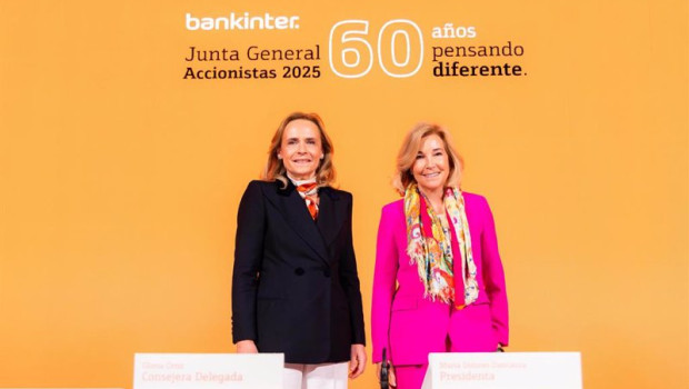 ep la consejera delegada de bankinter gloria ortiz izquierda y la presidenta del banco maria dolores