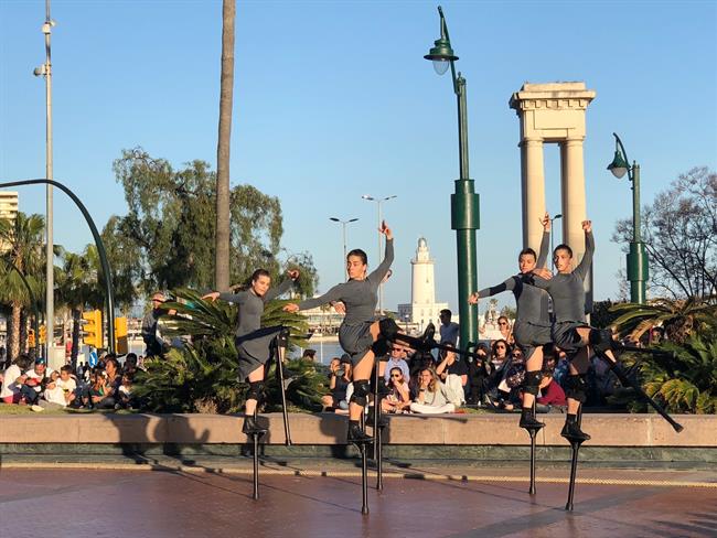 La Noche en Blanco Málaga zancos actividad cultura mayo plaza marina | AYUNTAMIENTO DE MÁLAGA ep la nocheblanco malaga zancos actividad cultura mayo plaza marina