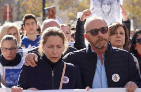 ep los padres de la joven antonio del castillo y eva casanueva en la manifestacion en enero para