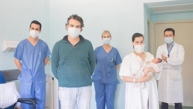 ep nace un bebe por parto natural tras superar su madre el covid-19 en el virgen del rocio