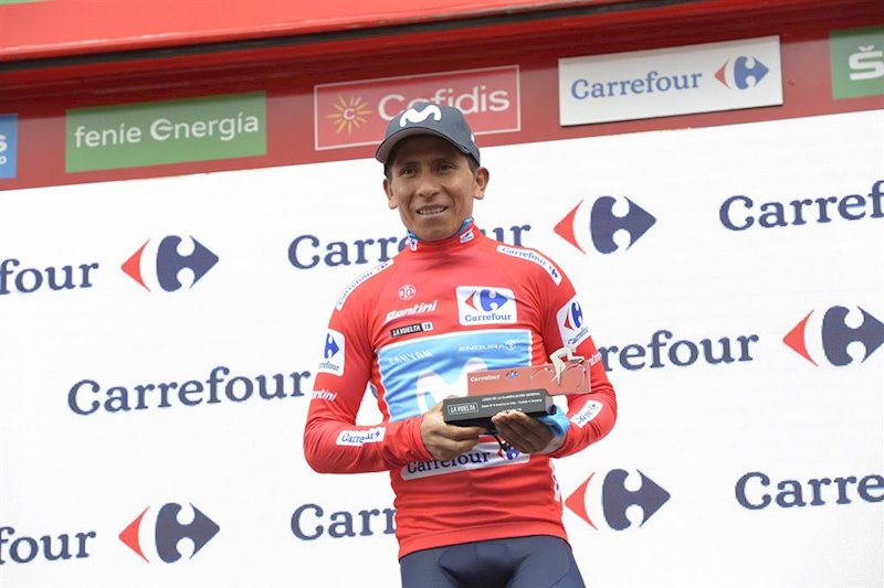 ep nairo quintana con el maillot rojo de lider de la vuelta