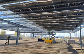 ep prosolia energy despliega marquesinas fotovoltaicas hibridas en plantas de stellantis en francia
