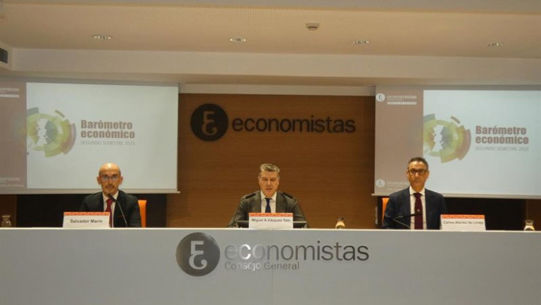 ep salvador marin miguel angel vazquez tain y carlos alonso de linaje durante la presentacion del ep salvador marin miguel angel vazquez tain y carlos alonso de linaje durante la presentacion del