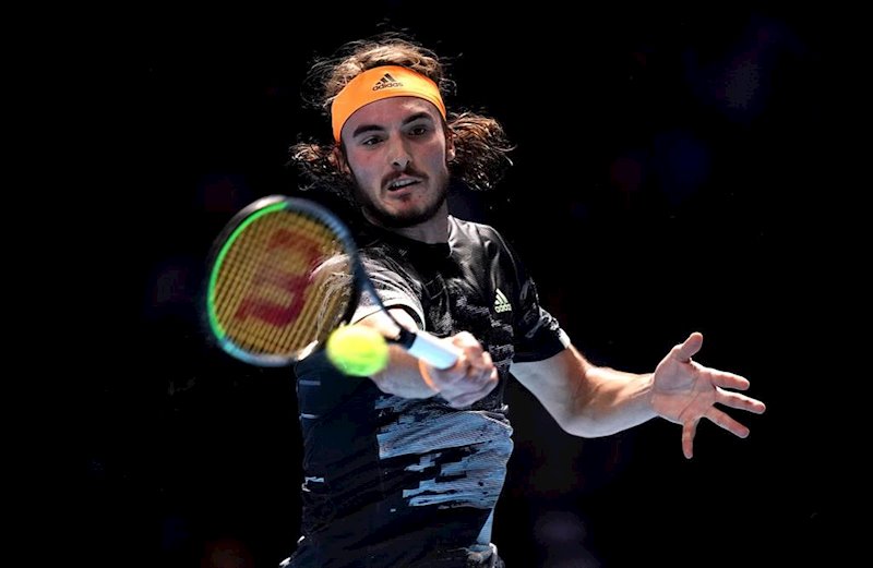 ep stefanos tsitsipas en pleno partido