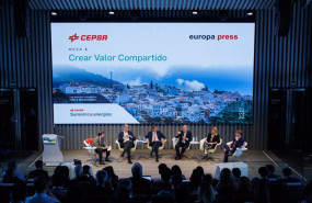 ep vista general de la mesa redonda las energias renovables retos y oportunidades organizada por