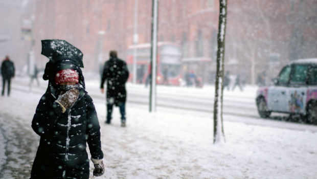 dl city of london snow winter street pedestrians taxi square mile black cab unsplash