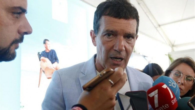 El actor malagueño Antonio Banderas atiende a los periodistas en Málaga (Archivo) | ÁLEX ZEA/EUROPA PRESS ep actor malagueno antonio banderas atiendelos periodistasmalaga archivo