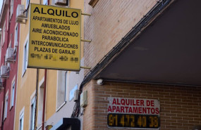 ep archivo   carteles de alquiler a 13 de abril de 2024 en madrid espana