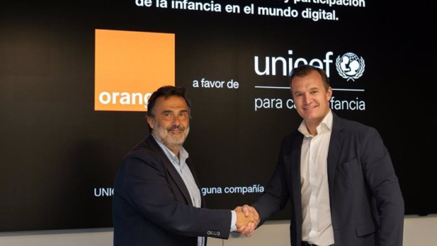 ep archivo   de izquierda a derecha el director ejecutivo de unicef espana jose maria vera y el