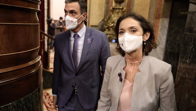 ep archivo   el presidente del gobierno pedro sanchez y la ministra de industria comercio y turismo