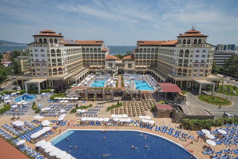 Meliá Hotels supera resistencias y se lanza a por los máximos anuales