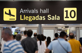 ep archivo   pasajeros en barajas 20251120131604