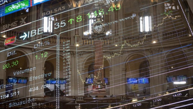 ep archivo   valores economicos en el palacio de la bolsa de madrid espana