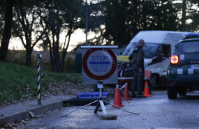 ep control policial para limitar el acceso a la zona a 1 de diciembre de 2025 en barcelona catalunya