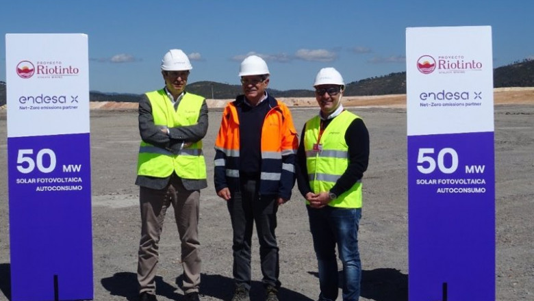 El director general de Atalaya Mining, Enrique Delgado, y el director general de Endesa X, Davide Ciciliato, y el director general de Endesa en Andalucía, Extremadura, Ceuta y Melilla, Rafael Sánchez Durán. | ENDESA ep el director general de atalaya mining enrique delgado y el director general de endesa x davide